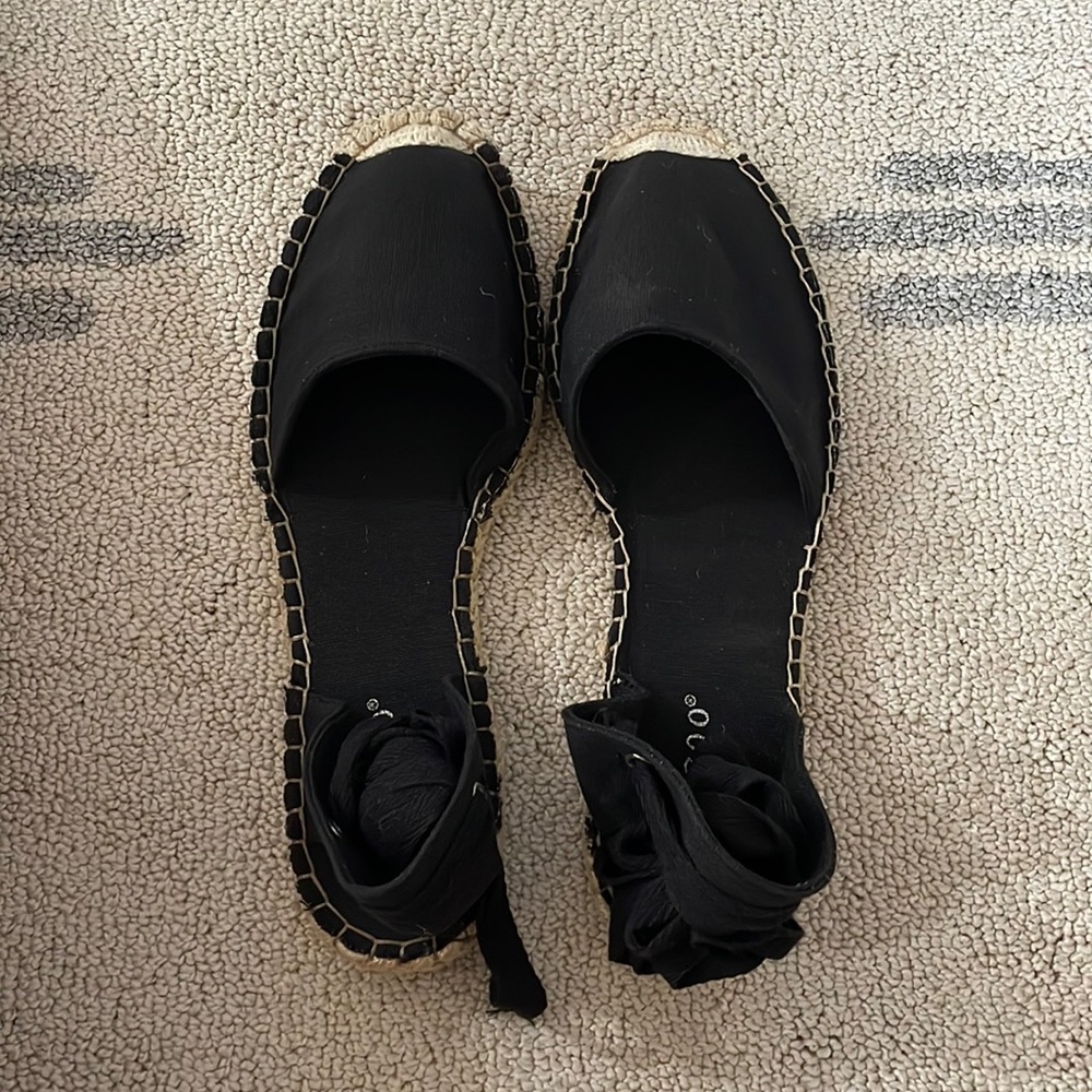 BLACK ESPADRILLE FLAT SANDAL